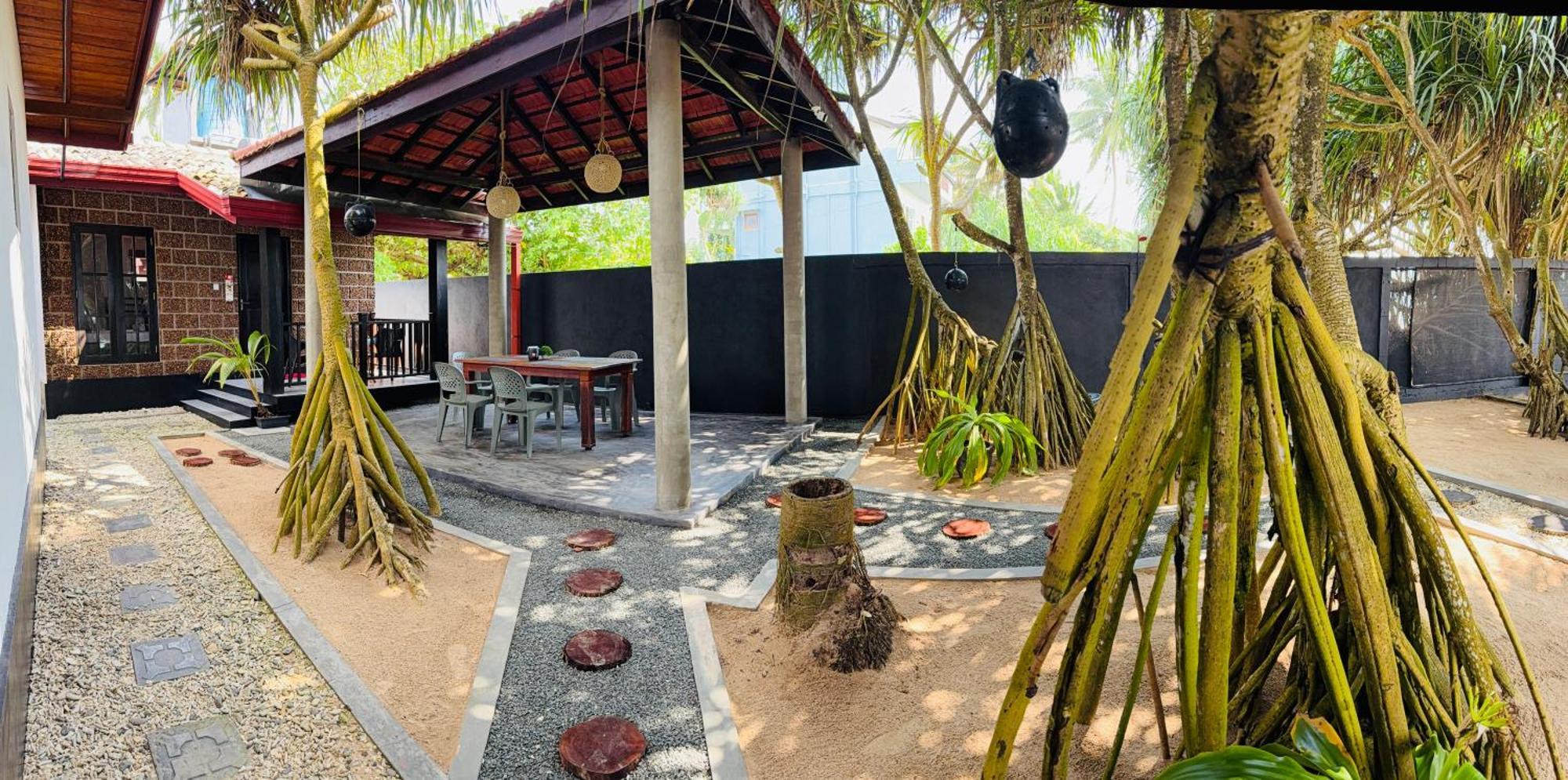 Sea Shell Villa Hikkaduwa 2 Separate Cabanas Ocean Front Villa Exterior photo