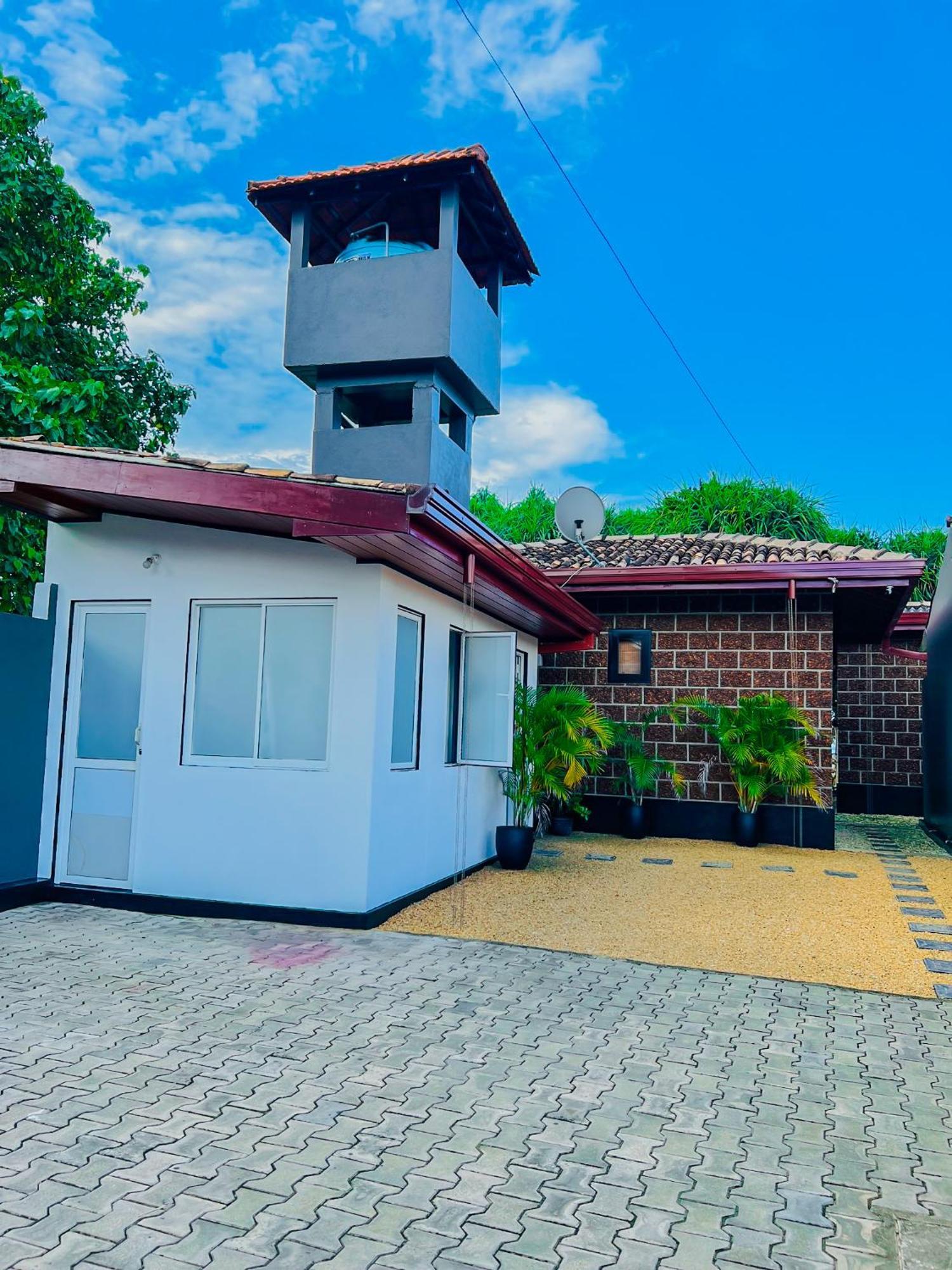 Sea Shell Villa Hikkaduwa 2 Separate Cabanas Ocean Front Villa Exterior photo