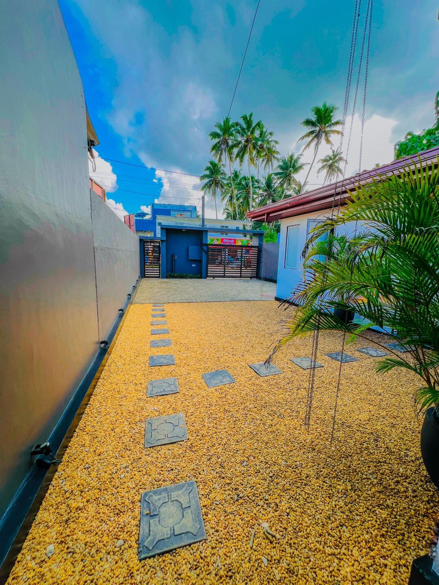 Sea Shell Villa Hikkaduwa 2 Separate Cabanas Ocean Front Villa Exterior photo